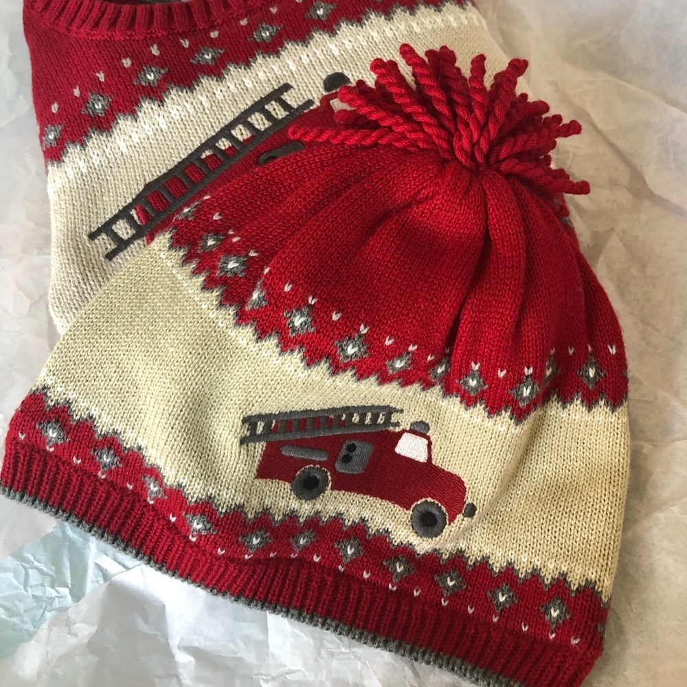Sweater and hat fire truck 🚒 new❤️
